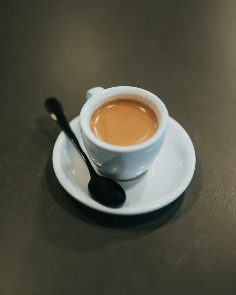 Espresso in einer weissen Tasse
